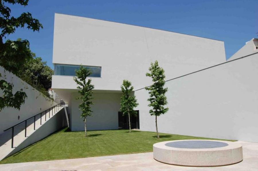 Centro de Arte Contemporânea Graça Morais